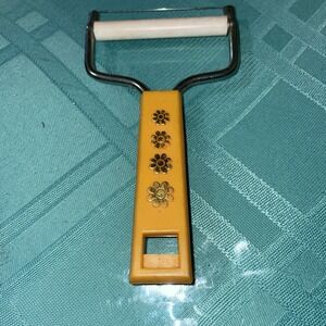 Vintage‎ Yellow Daisies Cheese Slicer 6" Tasco retro mod farmhouse